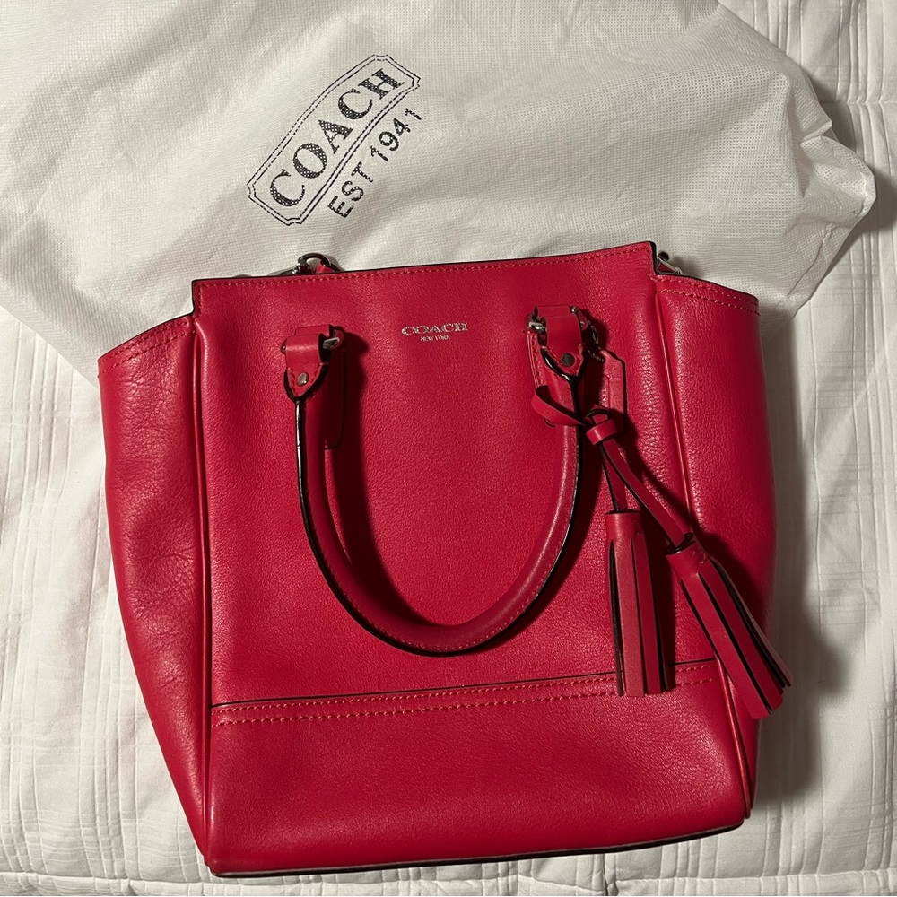 Coach Handbag / crossbody in pink Scarlet